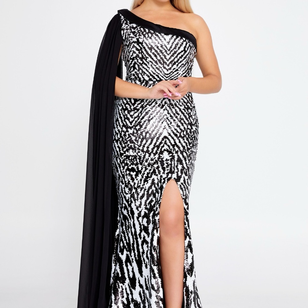 Black and White Asymmetrical One-Shoulder Gown